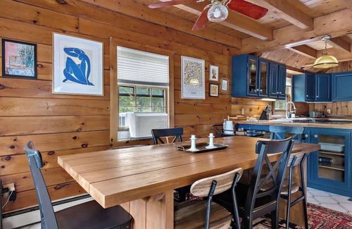 Athens House | Cozy Athens Cabin on the Lake w/Hot Tub & Backyard