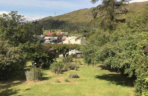 Clyde House | Cozy Bach - perfect location