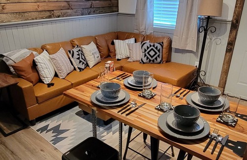 Council House | Cozy barndominium located in a quiet mountain town