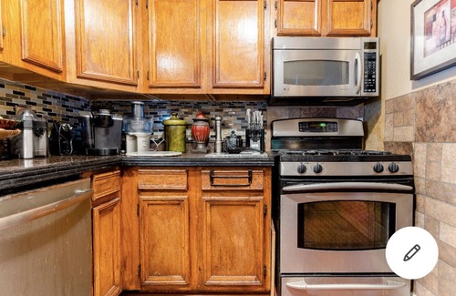 Englewood House | Cozy basement apartment in beautiful home