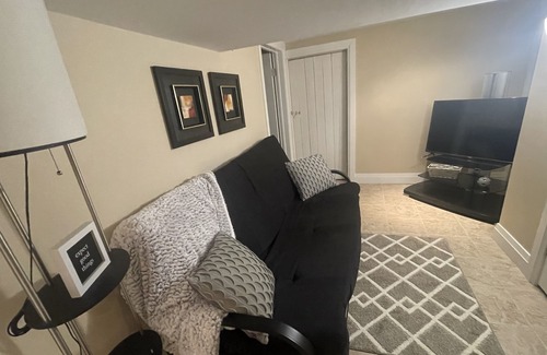 Durham Region Apartment | Cozy Basement