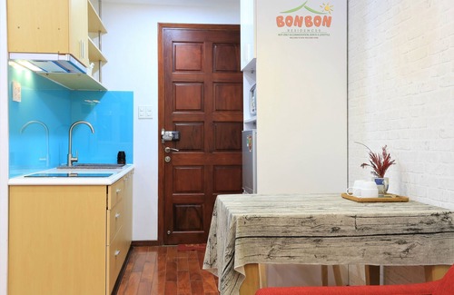 Hang Xanh Apartment | Cozy Bathtub Serviced Studio, 5' Walk to District 1, Near the Zoo
