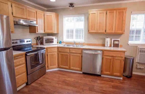 Leavenworth Condo | Cozy Bavarian Getaway ~ 5-Star Location ~ Hot Tub!