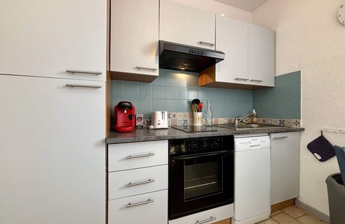 Domino House | Cozy Beachside Cottage with Private Courtyard, Near Forest, Sleeps 5 – Saint-Georges-d'Oléron