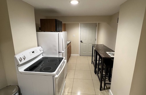 Ventnor City Apartment | Cozy beach block 2 bedroom 2 full bathroom ground level apartment