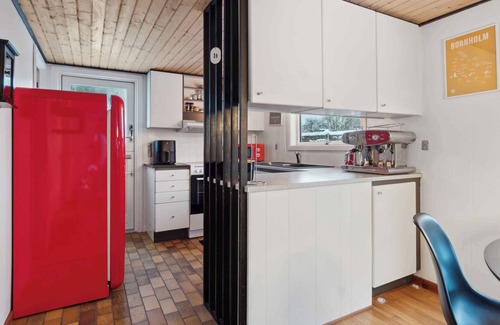 Snogebaek House | Cozy beach bungalow close to Balka Beach