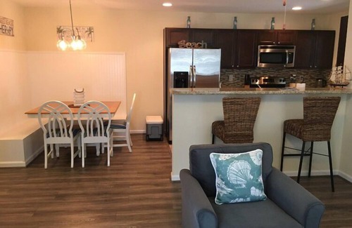 Holly Ridge Condo | Cozy Beach Condo/5 min to beach, Pet friendly!