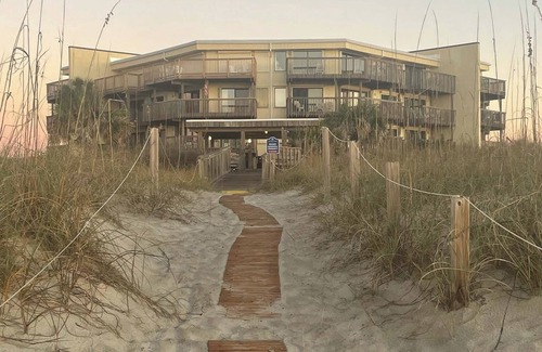 Emerald Isle Condo | Cozy beach condo in Emerald Isle, NC