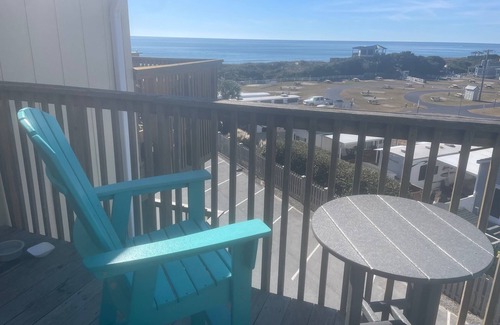 Emerald Isle Condo | Cozy beach condo in Emerald Isle, NC