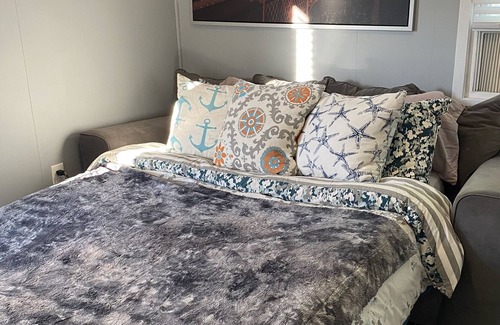 Long Beach House | Cozy Beach Getaway With All Your Beach Amenities