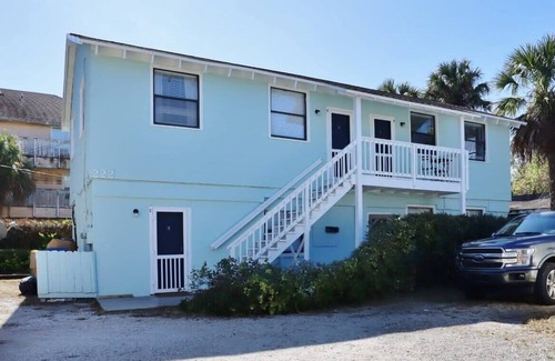 Jacksonville Beach Apartment | Cozy Beach Hideaway - 1 block to the beach