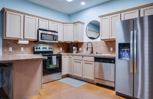 Corpus Christi House | Cozy beach home w/Heated Pool !NO CLN FEE!, Cozy beach home w/Heated Pool !NO CLN FEE!