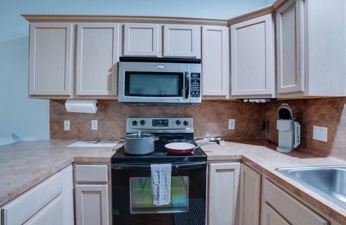 Corpus Christi House | Cozy beach home w/Heated Pool !NO CLN FEE!, Cozy beach home w/Heated Pool !NO CLN FEE!