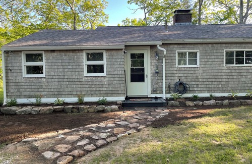 Biddeford House | Cozy beach house minutes from beach -