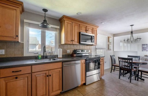 Morgan Point House | Cozy Beach House With Private Beach Access