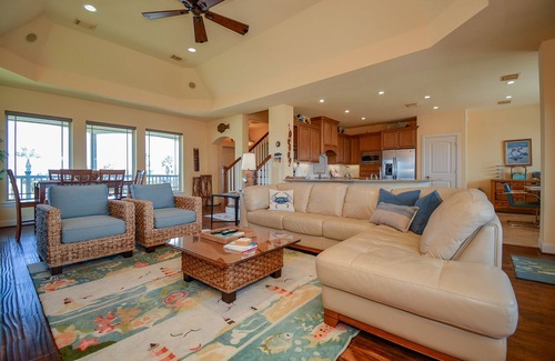 Terramar Beach House | Cozy beach retreat: Fish, play, swim, relax!