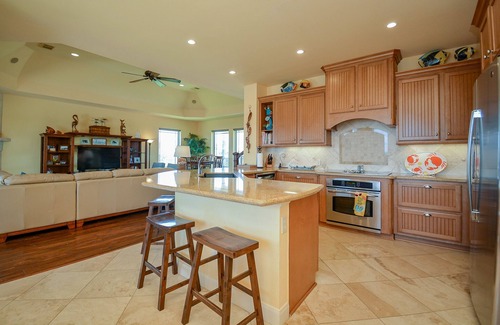 Terramar Beach House | Cozy beach retreat: Fish, play, swim, relax!