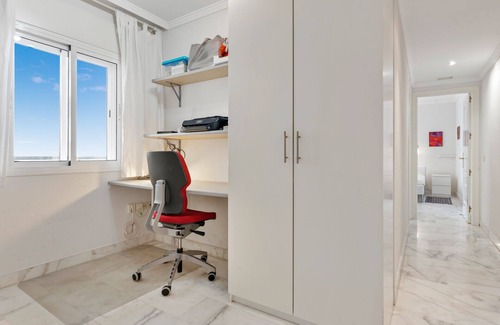 Fuengirola Apartment | Cozy beachfront apartment in Fuengirola by Costarentals - Ref 25