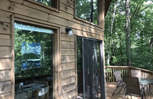 Unaka House | Cozy Bear Paw Mountain Retreat