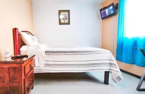 Venustiano Carranza House | Cozy bedroom at 5 min Mexico City Airport T1 & T2