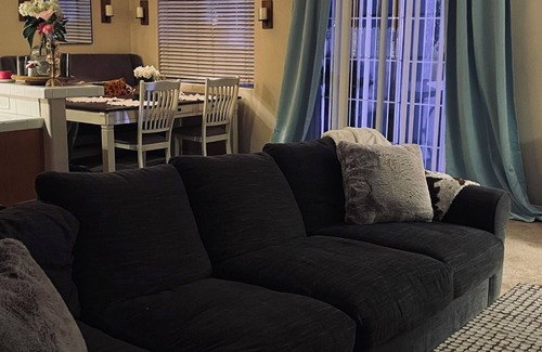 Oxnard Shores House | Cozy bedroom within a beach house in lovely Oxnard