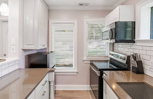 Belmont Cottage | Cozy Belmont Cottage ~ 1mi to shops & restaurants