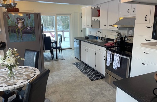 Pittsfield Cottage | Cozy Berkshire cottage with fireplace.