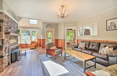Ashford House | Cozy Black Bear Retreat by Mount Rainier!