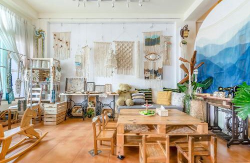 Taitung Bed & Breakfast | Cozy Blue B&B