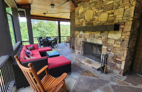 Mill Spring Villa | Cozy Blue Ridge Villa - Pond & Fairway Views