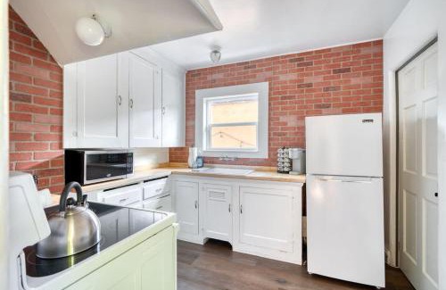 Alberta Arts District House | Cozy Boho 1BR - Walk to Shops & Cafes