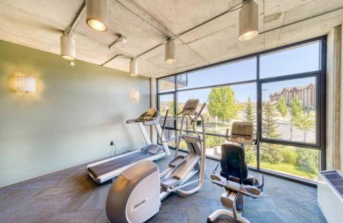Coeur d'Alene House | Cozy Boho Bellerive Condo on the Spokane River