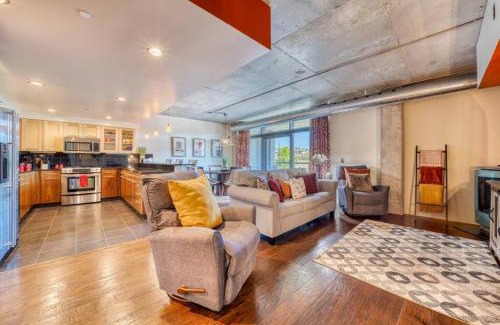 Coeur d'Alene House | Cozy Boho Bellerive Condo on the Spokane River