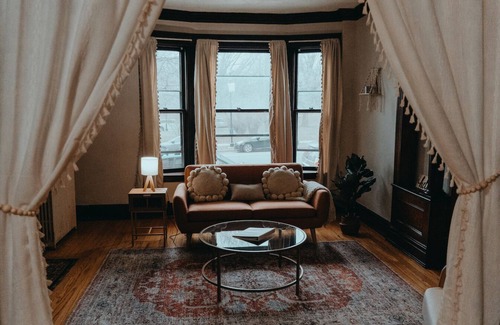 Albany Apartment | Cozy & Boho One Bed Apartment