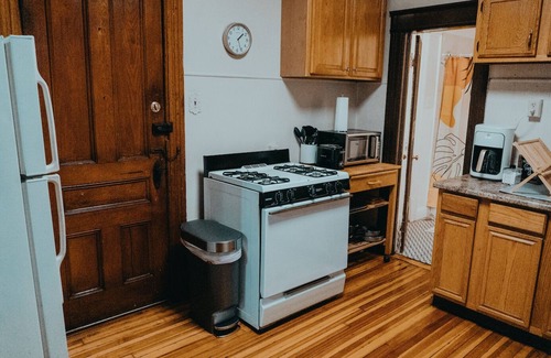 Albany Apartment | Cozy & Boho One Bed Apartment