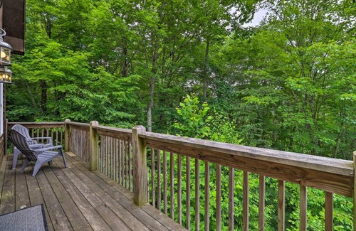 Boone House | Cozy Boone Cabin with Deck Close to Downtown!