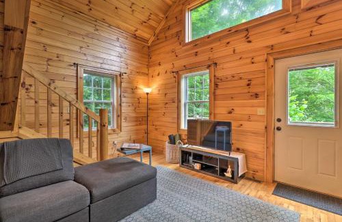 Boone House | Cozy Boone Cabin with Deck Close to Downtown!