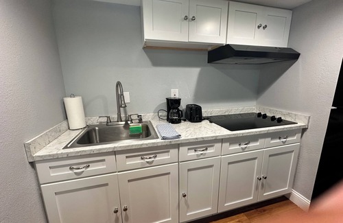 San Antonio Apartment | Cozy BR Apt near Sea World, Lackland AFB, and great shopping.