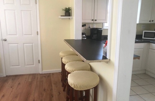 Long Beach Cottage | Cozy Breeze Bungalow-walk to beach, harbor, restaurants, quaint downtown.