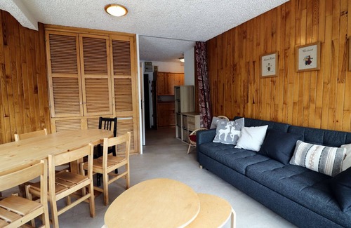 Val Claret Apartment | Cozy & Bright Apartment · Ski-In/Ski-Out · Balcony · Sleeps 10
