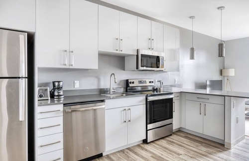St. Elizabeth's Apartment | Cozy Brighton 1BR w/W/D, Doorman, near T & Shopping, by Blueground
