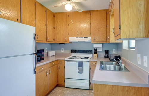 Cherokee Cabin | Cozy Bryson City Cabin Rental w/Shared Yard