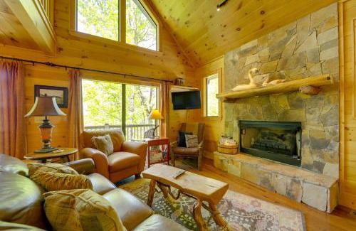 Bryson City House | Cozy Bryson City Cabin with Mountain Views!
