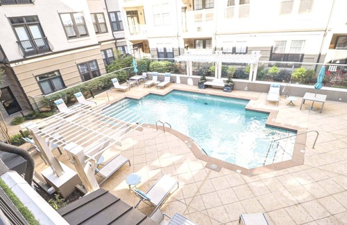 Lindridge-Martin Manor House | Cozy Buckhead Getaway