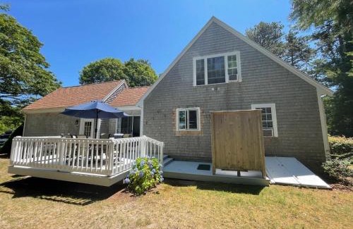 Northwest Harwich House | Cozy Bungalow Close to Downtown