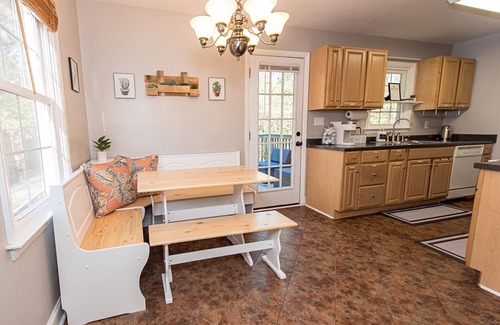 Cary House | Cozy Bungalow - less than 1 mi from downtown Cary