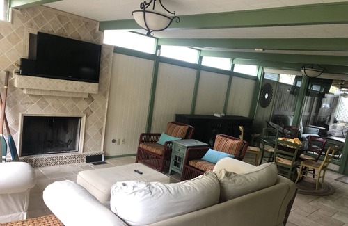 Eden Isle House | Cozy Bungalow on Eden Isle