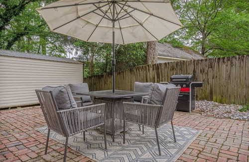 Columbus House | Cozy Bungalow Retreat|FirePit & Grill