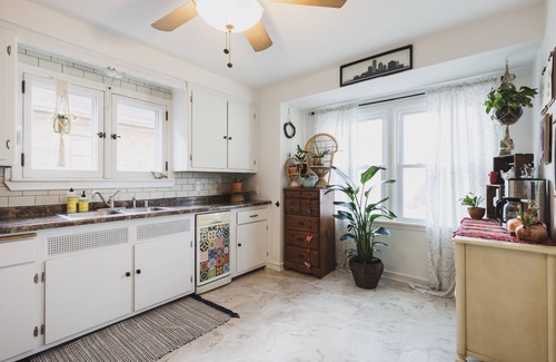 Wauwatosa House | Cozy bungalow with a unique style for an extra special stay!