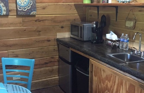 Tulsa Cabin | Cozy Cabin 11